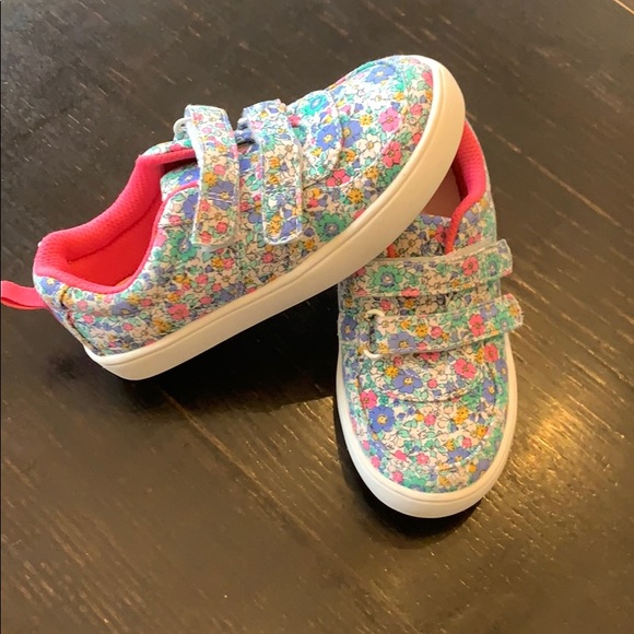 🌸 Carter’s Floral Shoes🌸